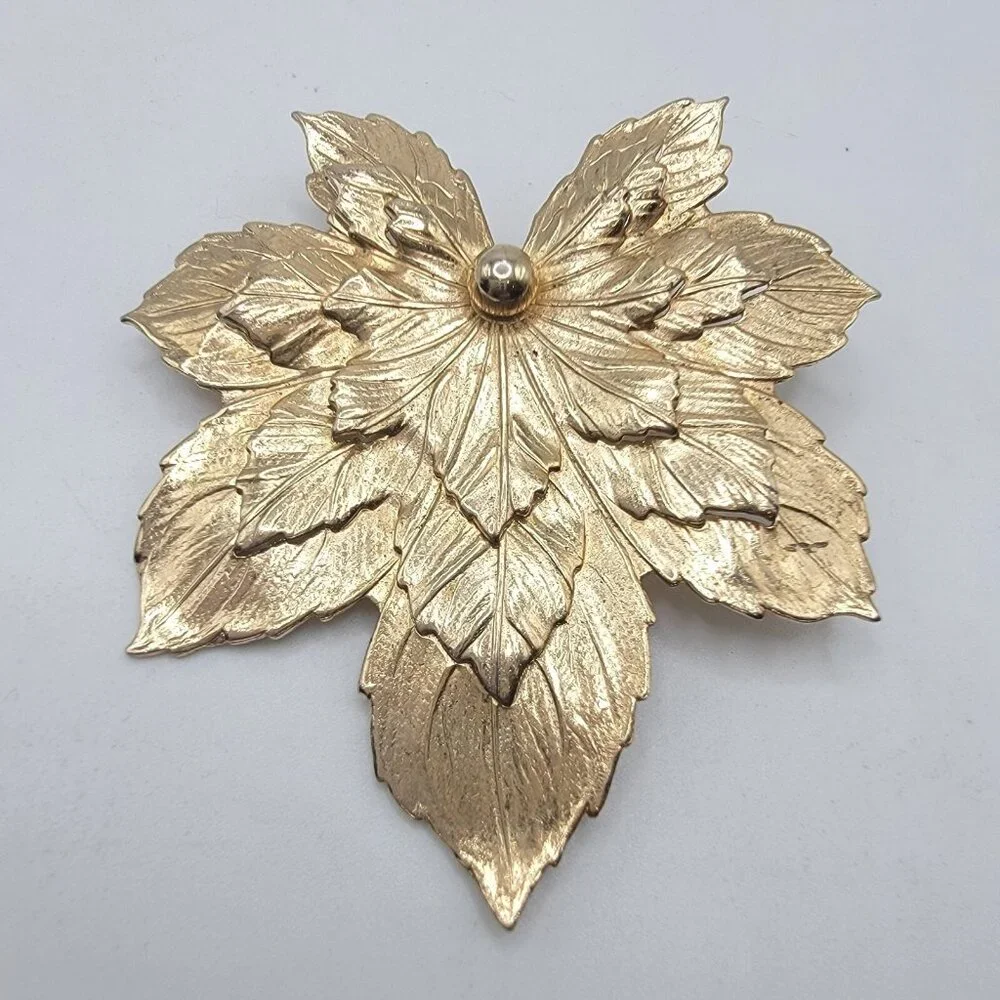 Vintage Gold Tone Leaf Flower Floral Layered‎ Brooch Pin